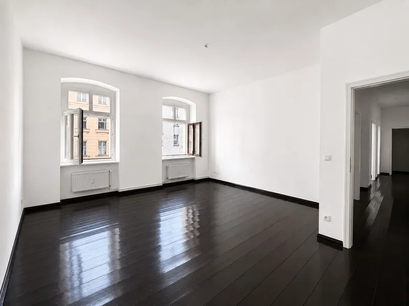 Am Kotti: Sanierte 4-Zimmer-Altbauwohnung mit neuer Einbauküche — photo 1